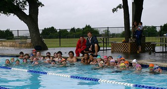 LARacepics/OffSeasonSwimTeamSpring2010web.jpg